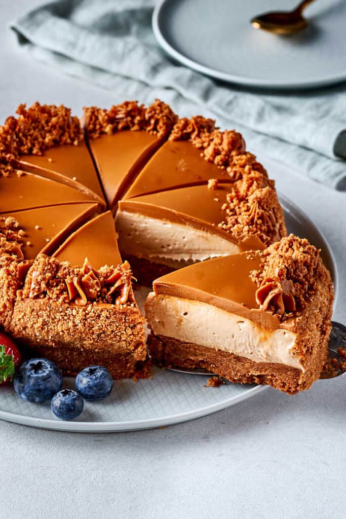 The BEST Biscoff Cheesecake 6 Ingredients and NO baking!