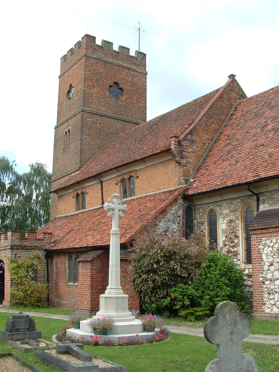 Littleton War Memorial With the British Army in Flanders & France