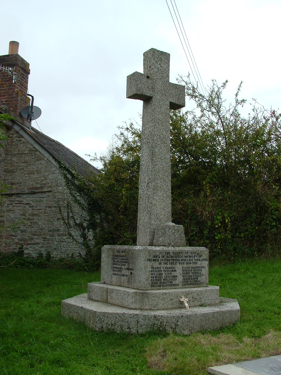 Aveton Gifford War Memorial With the British Army in Flanders & France