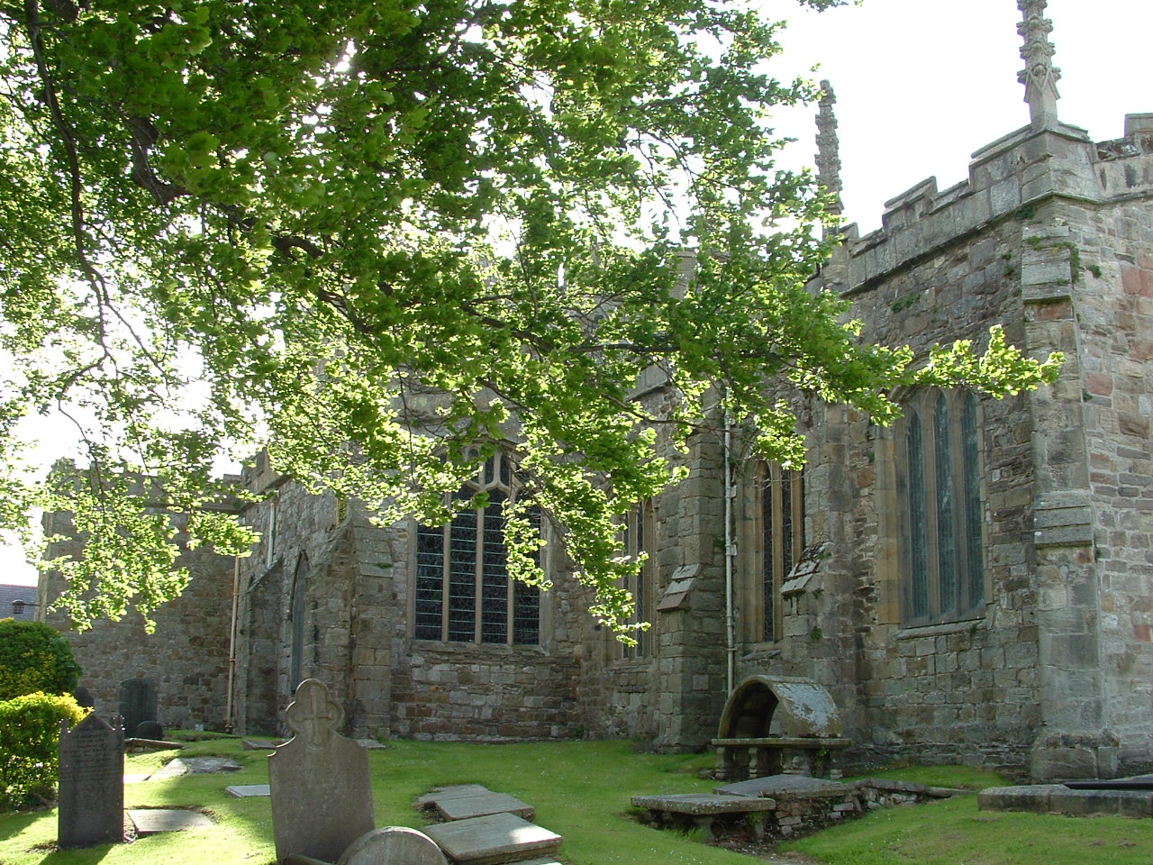 Beaumaris St. Mary & St. Nicholas Church & War Memorial With the