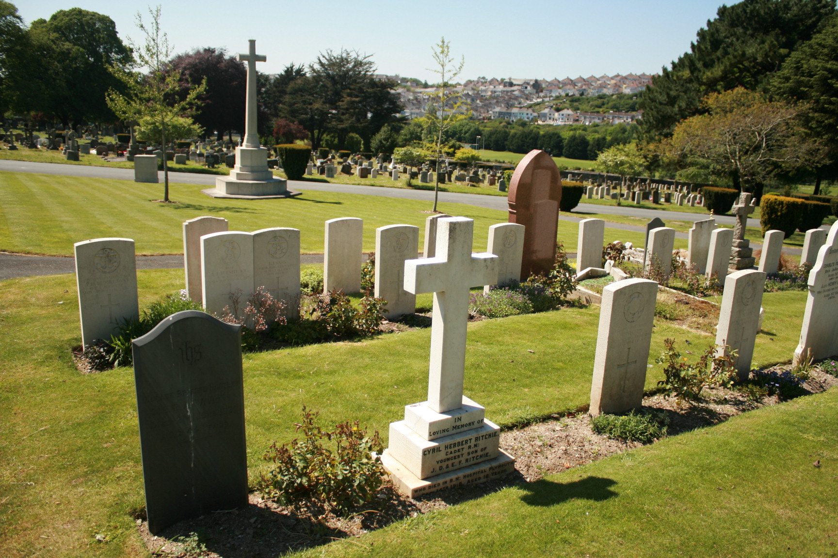 Plymouth Weston Mill Cemetery With the British Army in Flanders