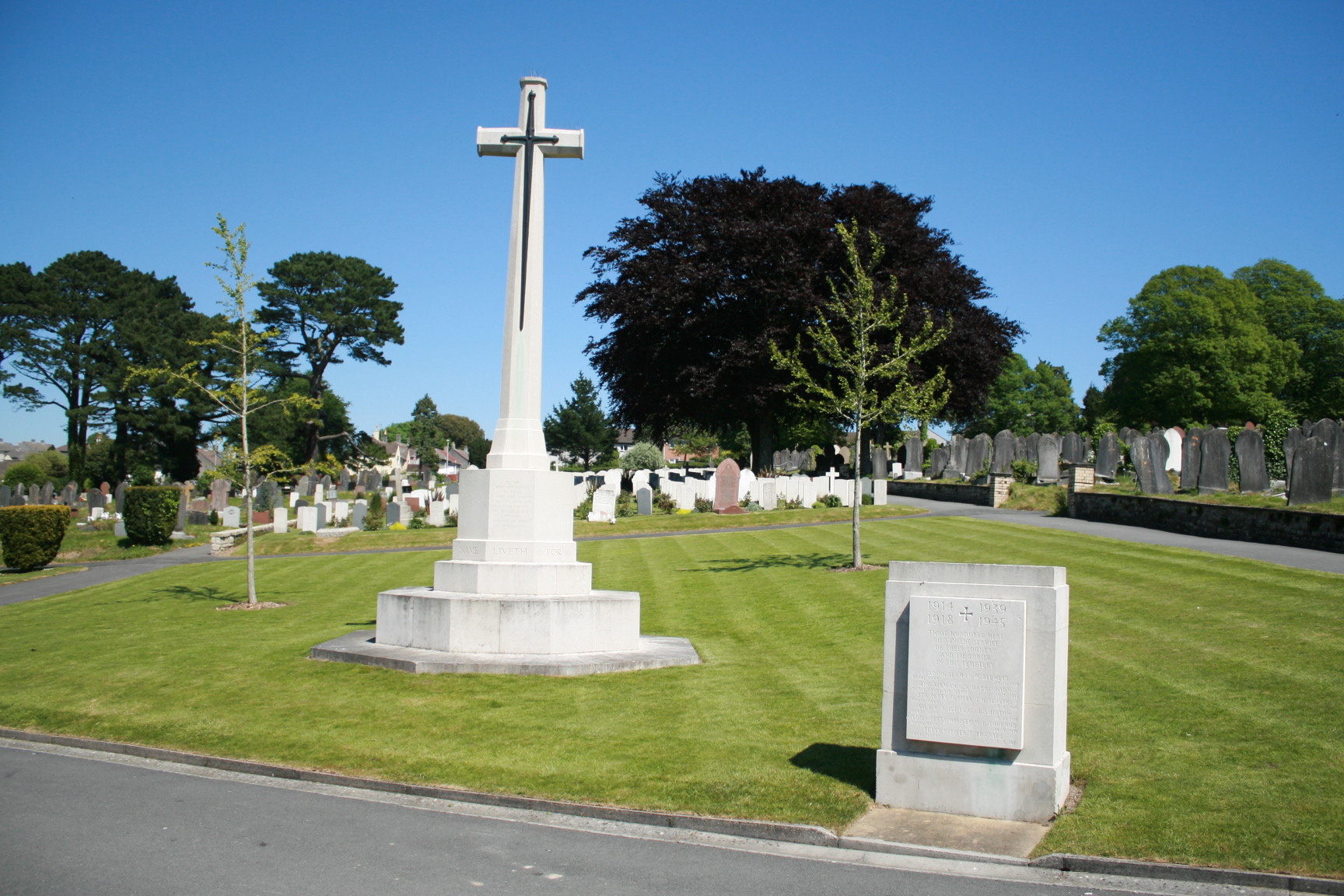 Plymouth Weston Mill Cemetery With the British Army in Flanders