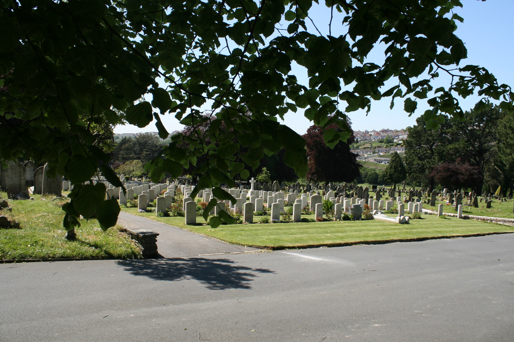 Plymouth Weston Mill Cemetery With the British Army in Flanders