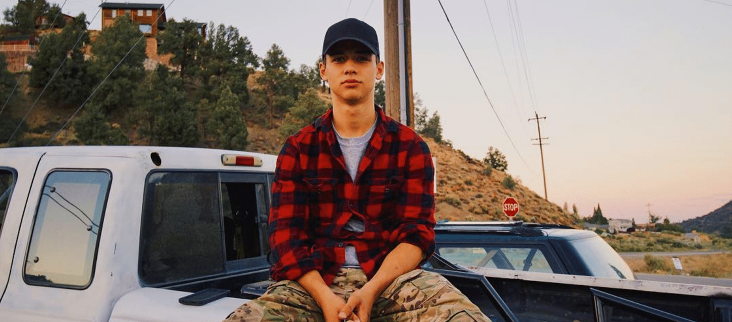 Is Uriah Shelton more than friends with Sabrina Carpenter? Wiki