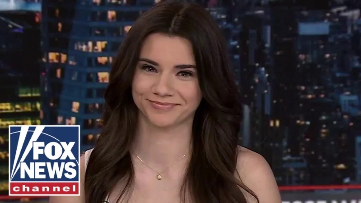 Brett Cooper Fox News, Bio, Age, Husband, Podcast, Salary, Net Worth(08)