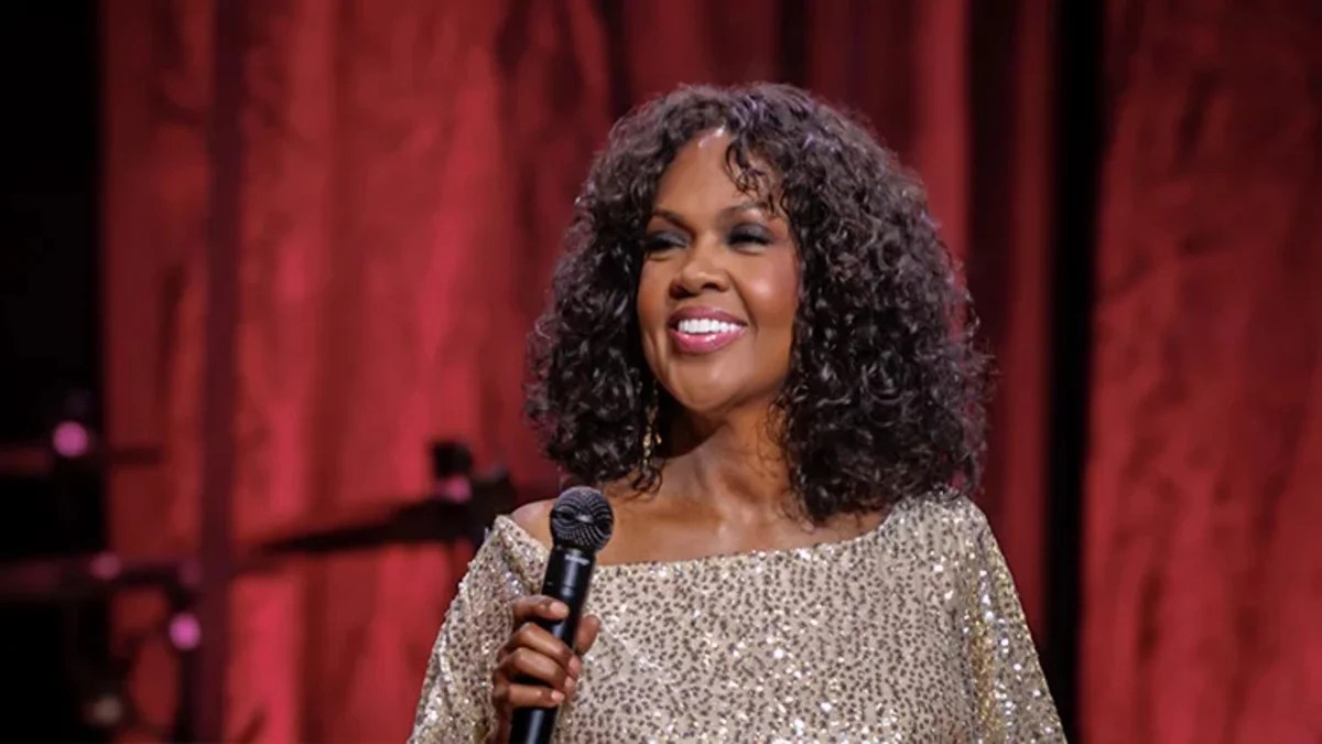 CeCe Winans Bio, Age, Husband, Songs, Children, Net Worth