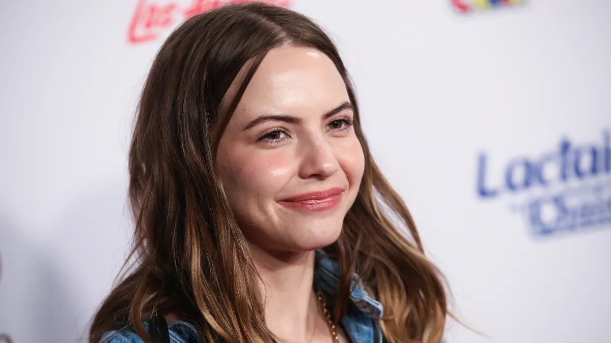 Bobbi Althoff Bio, Age, Height, Boyfriend, Kids, Tour, Net Worth