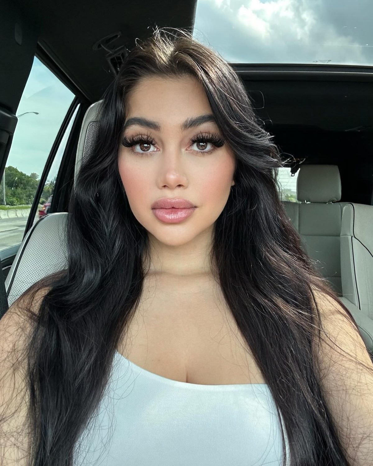 Jailyne Ojeda Age Everything You Need to Know! The Biography World(03)