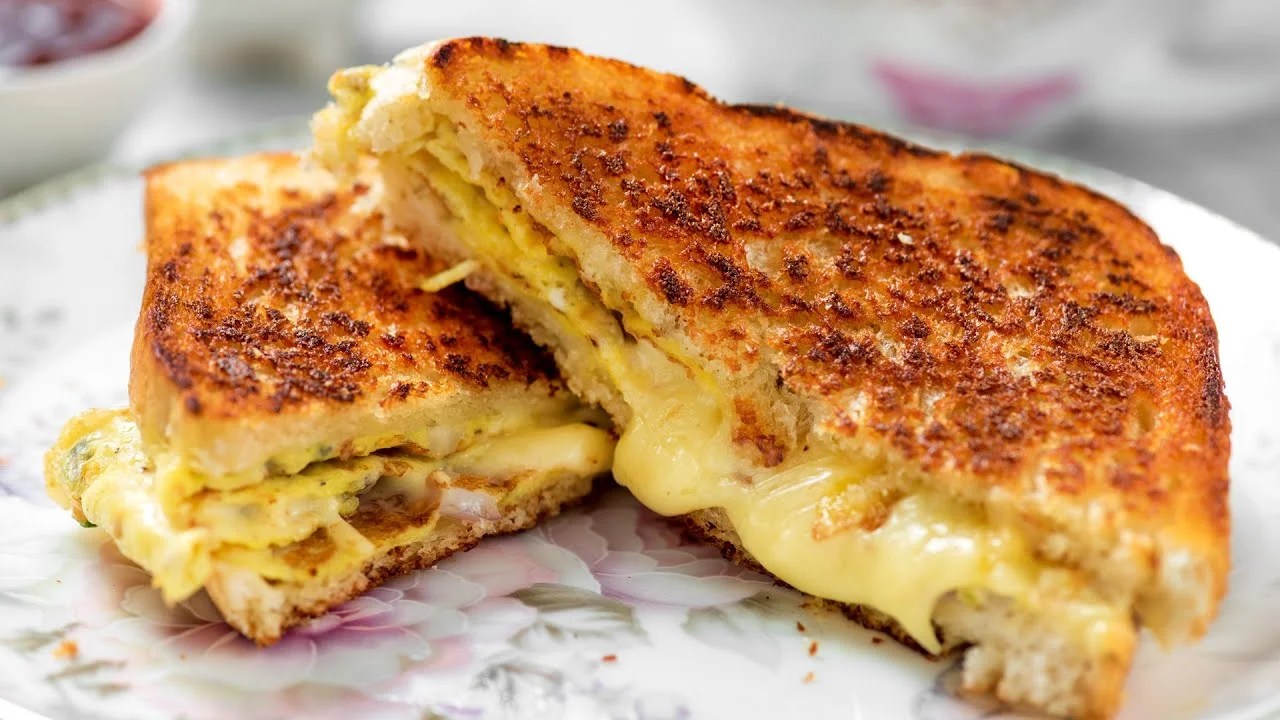 33 MeltInYourMouth Breakfast Sandwich Ideas To Try!
