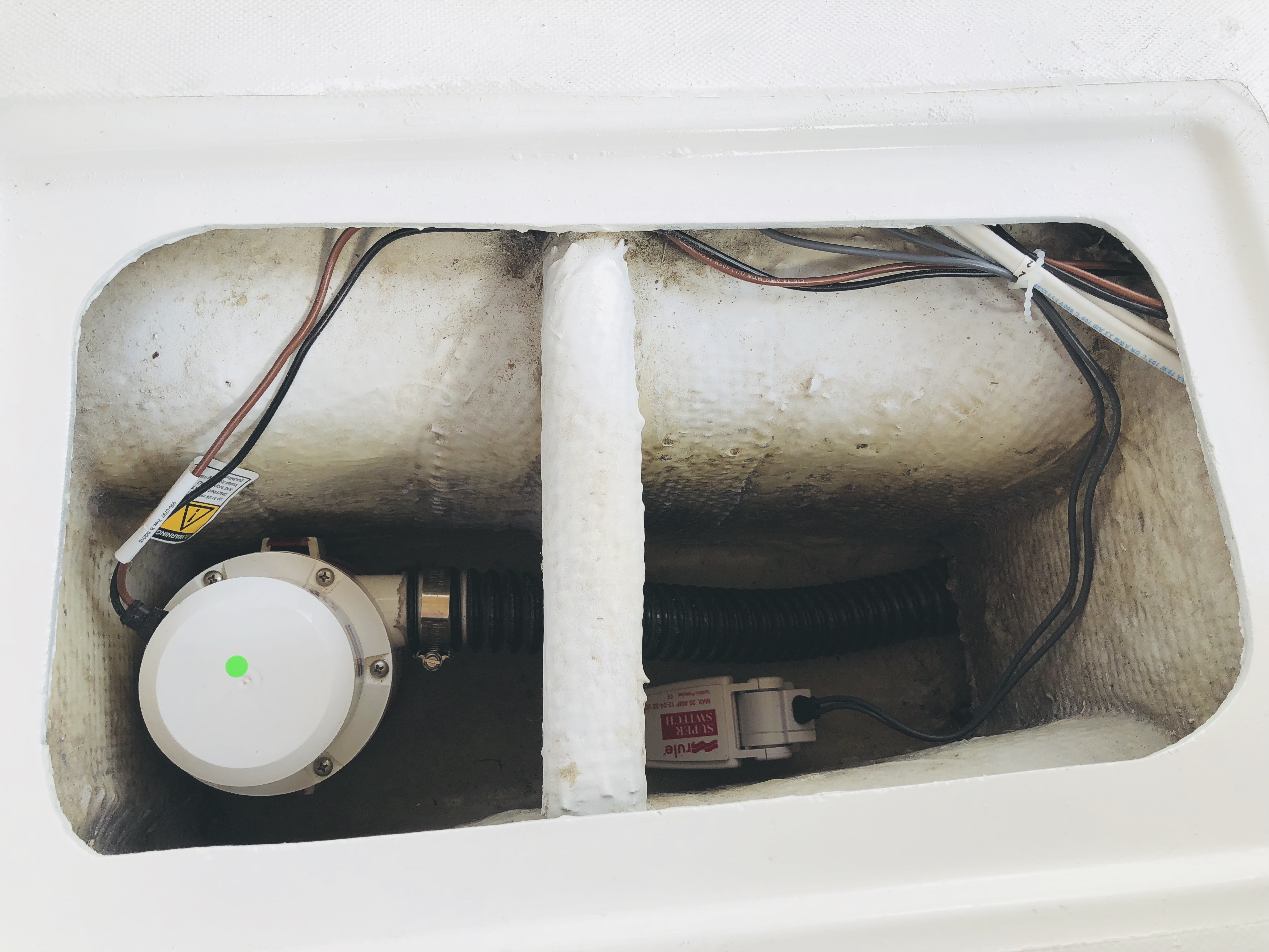 Bilge pump wired – "Bold Flight"