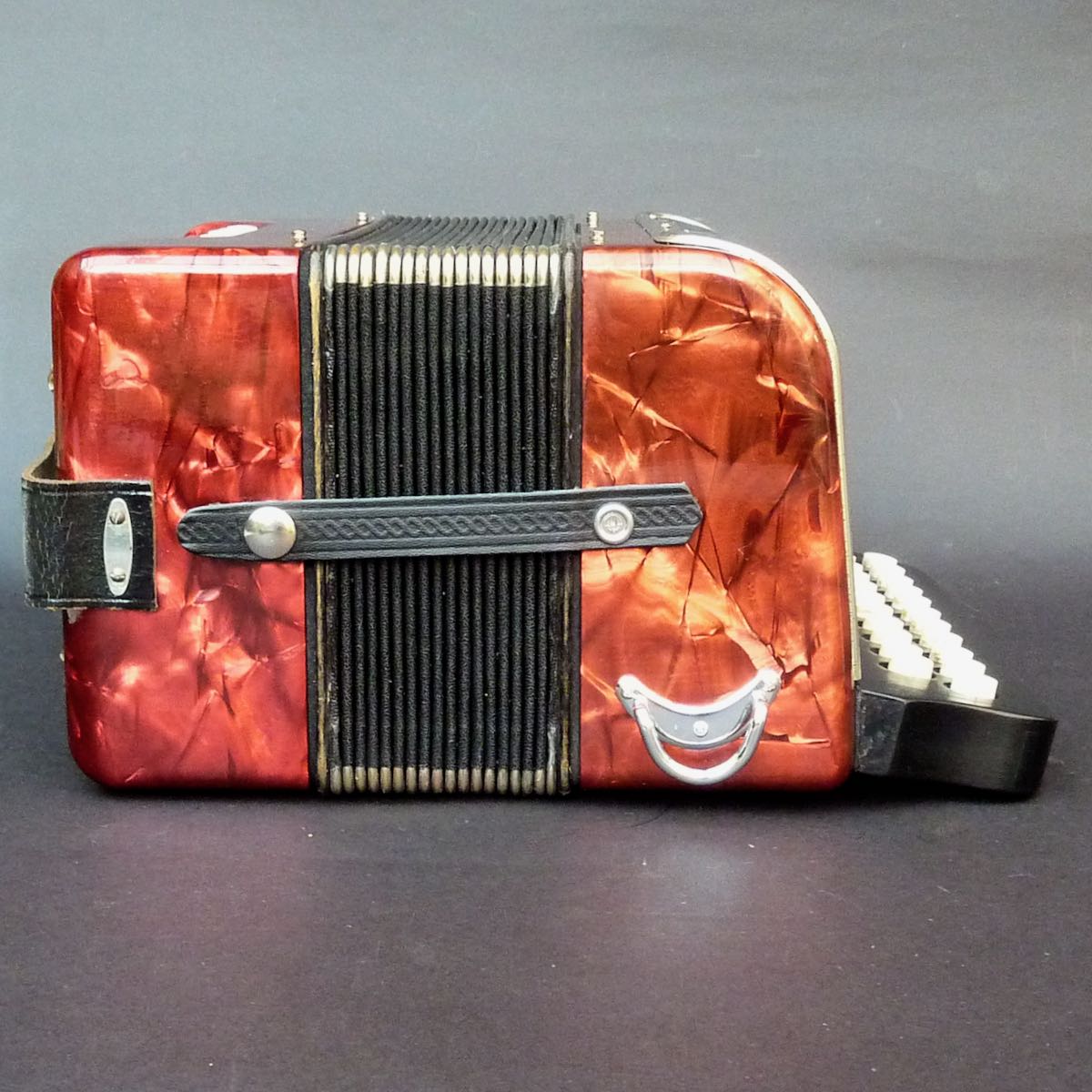 Hohner Erica DG red pearloid The Box Place