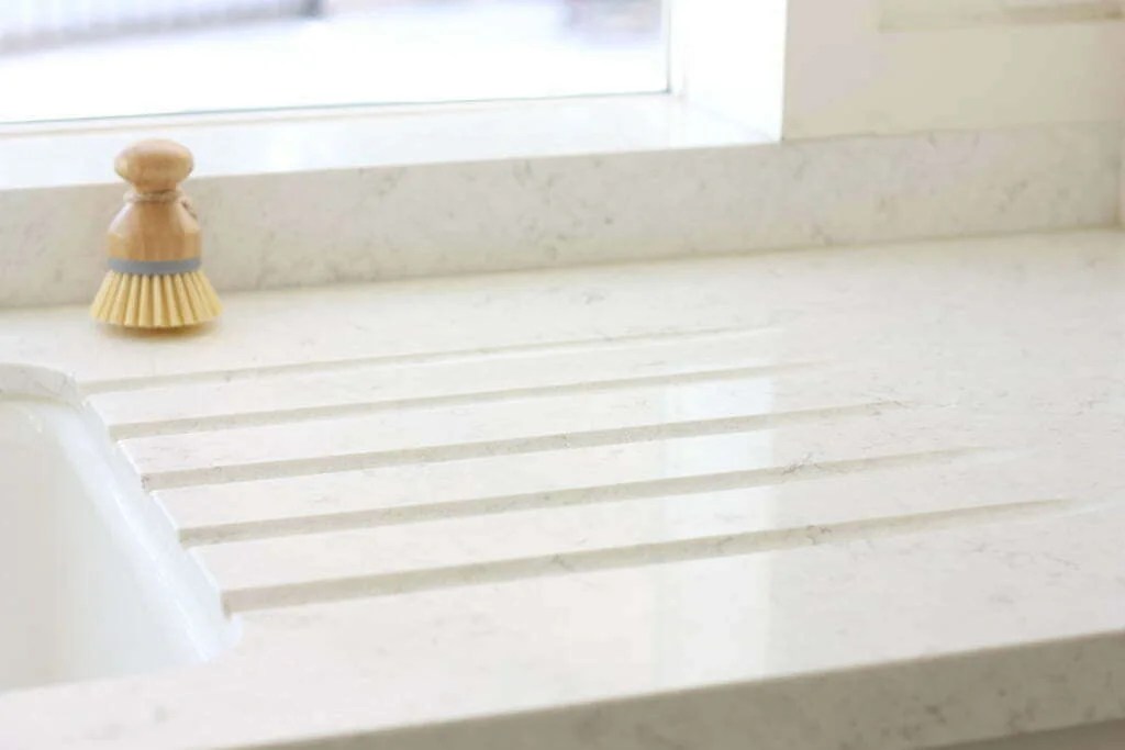 Dry Me a River 7 Perks of a Built In Countertop Drainboard!