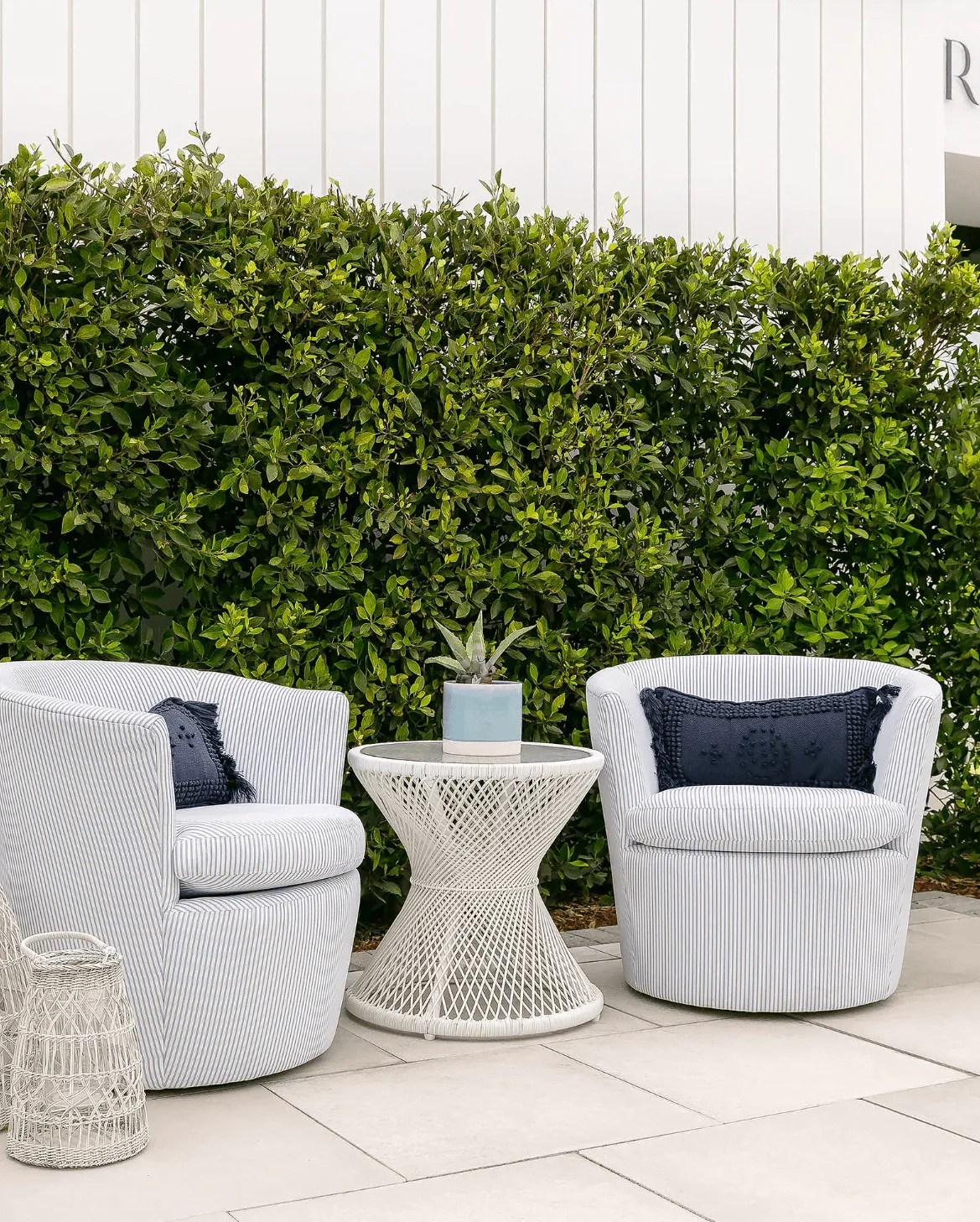Outdoor Furniture Materials 50+ Pros & Cons!