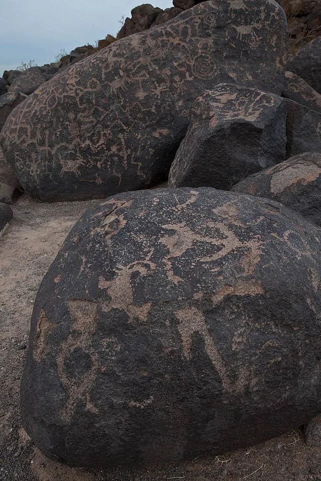 Painted Rock Petroglyph Site The Brain Chamber