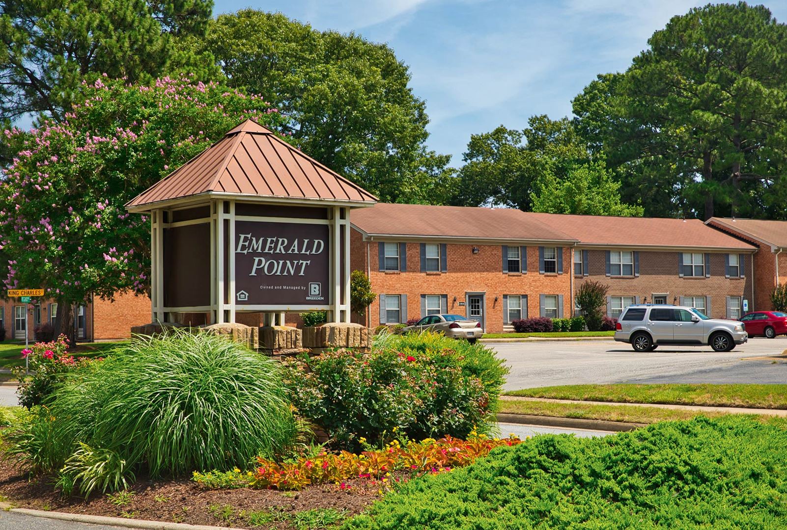 Emerald Point Apartments & Townhomes The Breeden Company