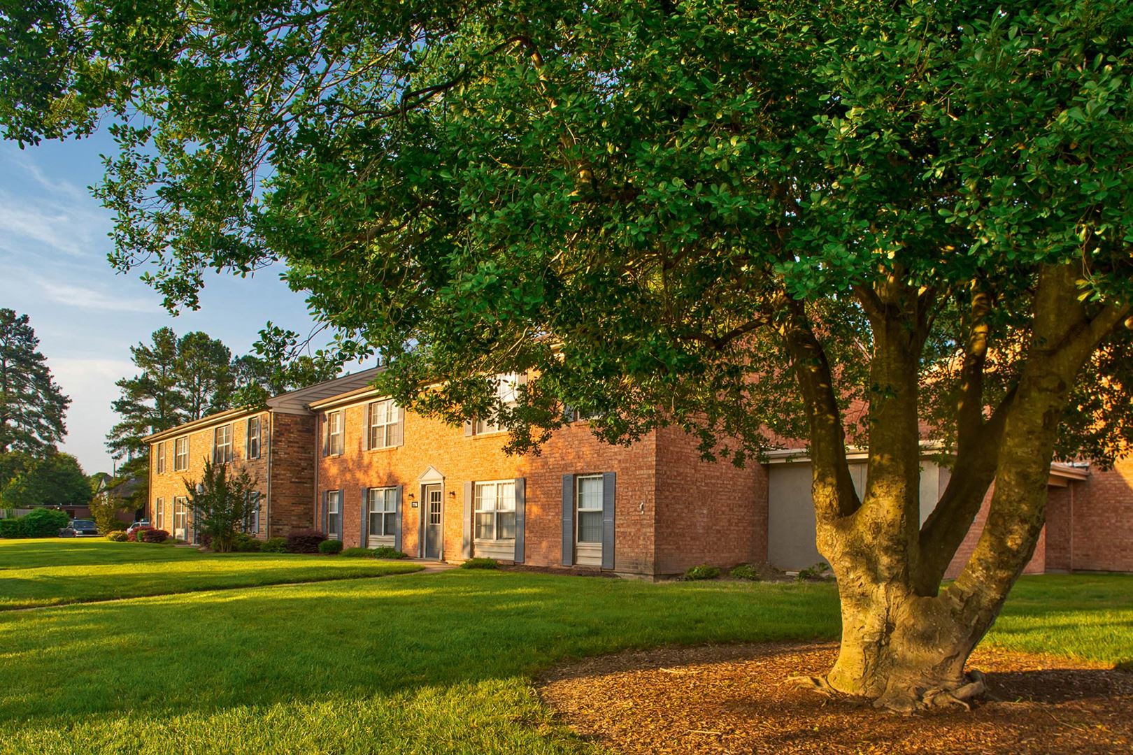 Emerald Point Apartments & Townhomes The Breeden Company