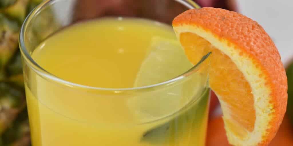 25 Simple Fruity Alcoholic Drinks