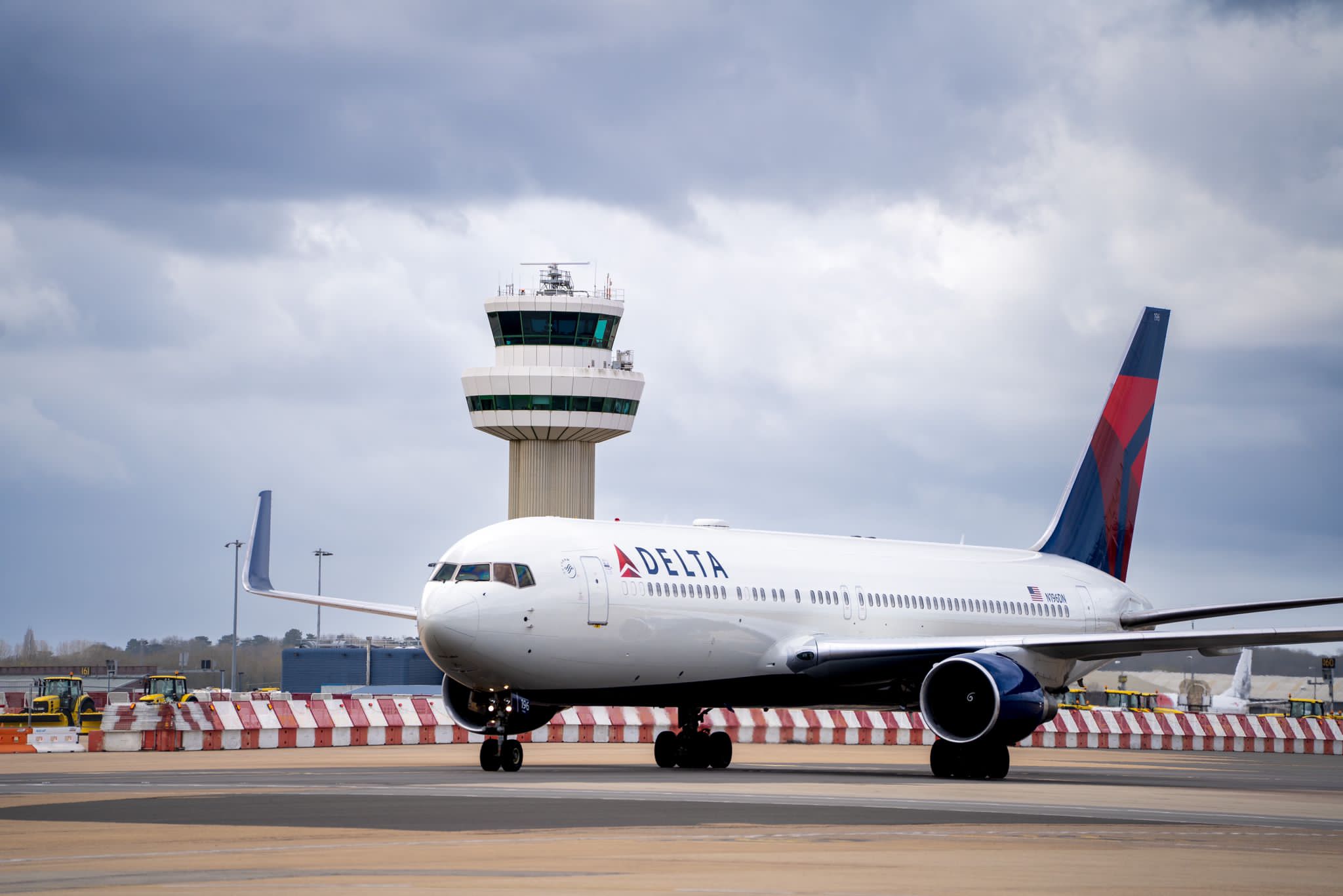 Delta Resumes Flights to London Gatwick and Havana The Bulkhead Seat