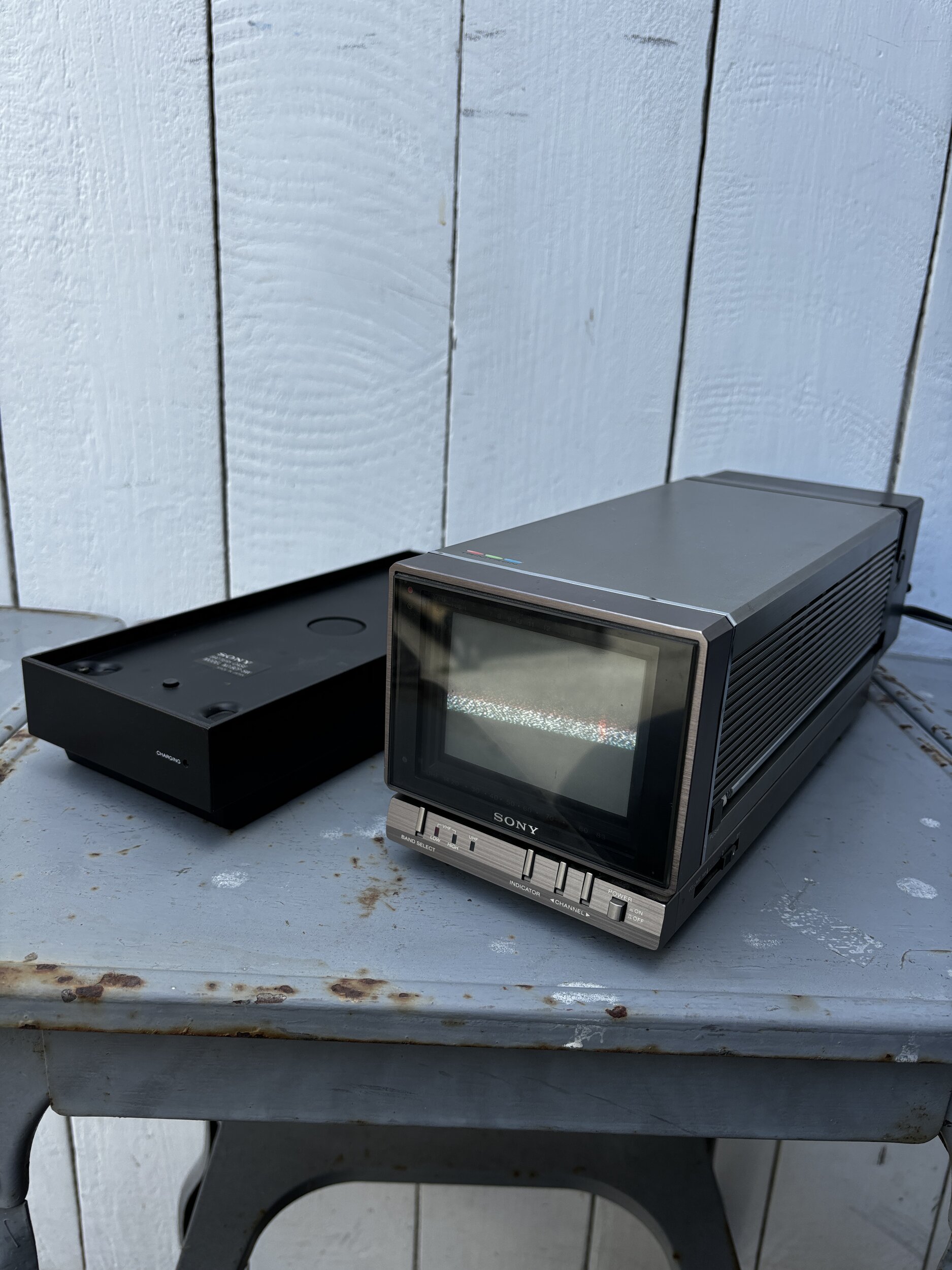 Vintage mini color TV television SONY KV4000 Trinitron Portable Sell