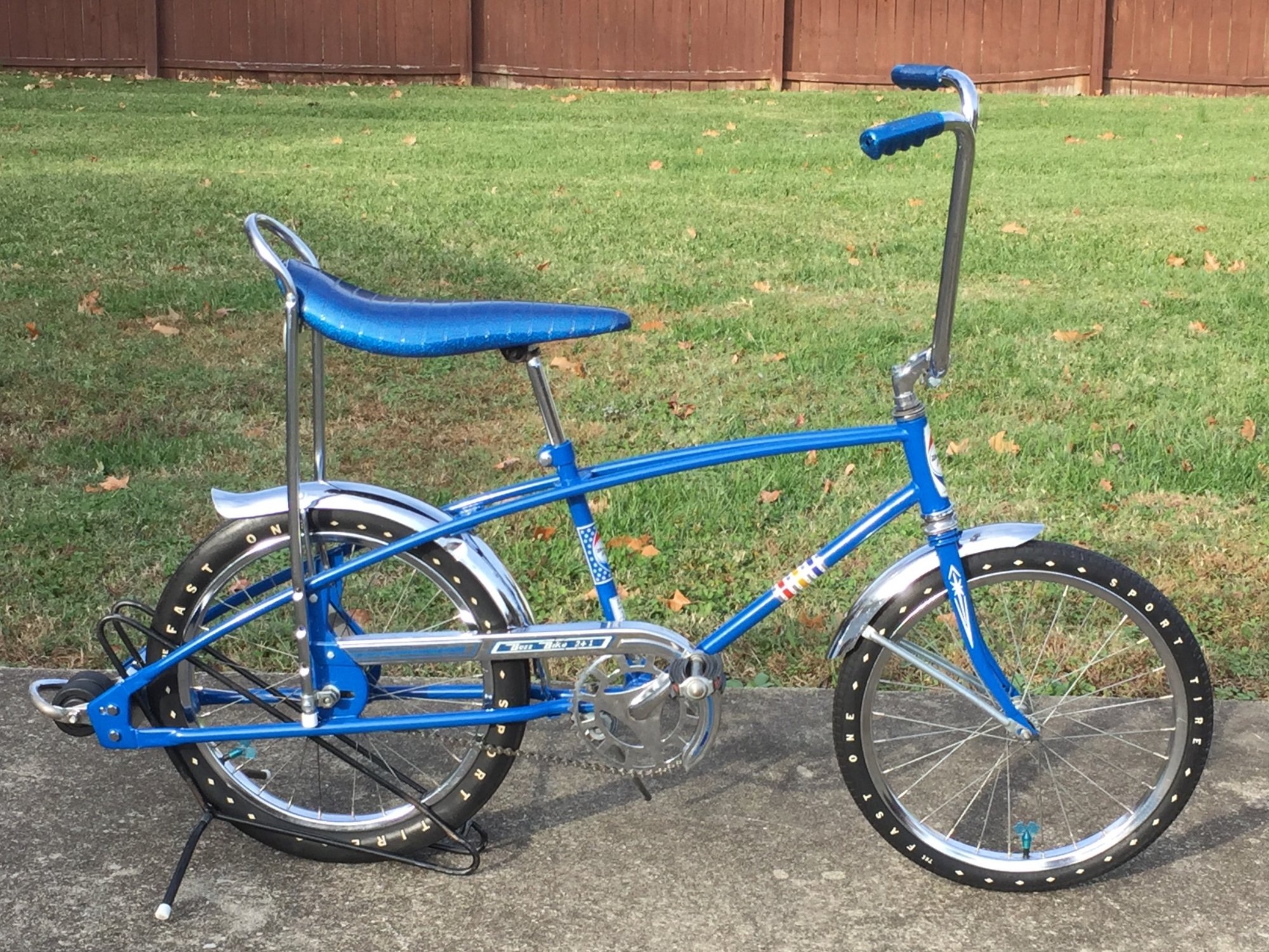 1968 Buzz Bike 2 t 1 wheelie bike Schwinn Stingrays and Other Muscle