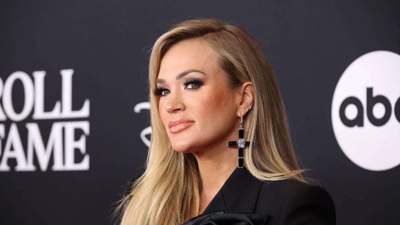 Carrie Underwood Age, Height, Husband, Family & Parents(08)