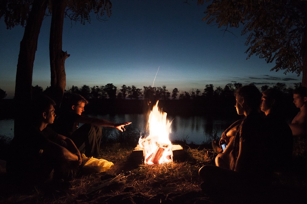 How to Start a Campfire The Camping Geek