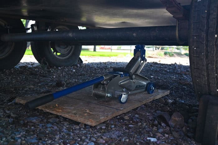 How To Replace The Leaf Springs On A Dual Axle Trailer