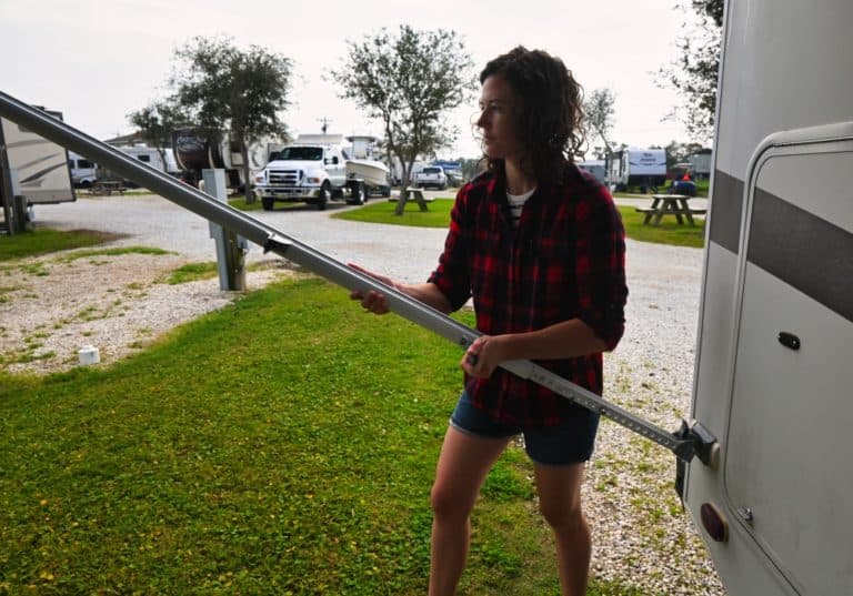 How To Open A Manual RV Awning + Troubleshooting & Wind