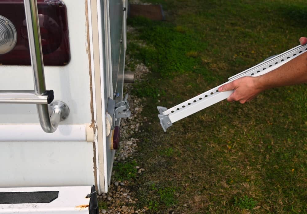 How To Open A Manual RV Awning + Troubleshooting & Wind