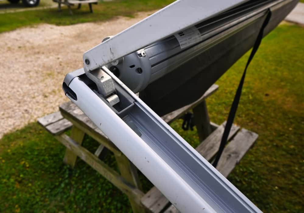 How To Open A Manual RV Awning + Troubleshooting & Wind