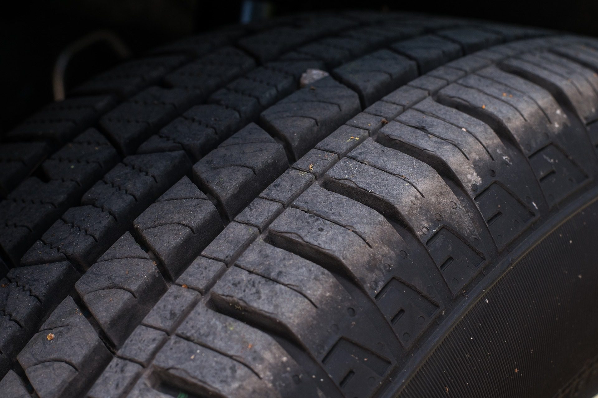 Are AllSeason Tires Directional? The Car Factor