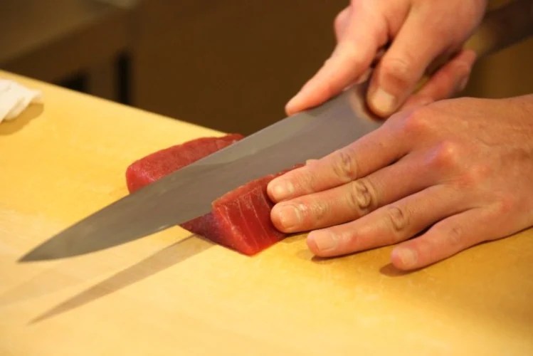 Yanagiba (柳刃) vs Sujihiki (筋引き) A Detailed Comparison The Chef Dojo