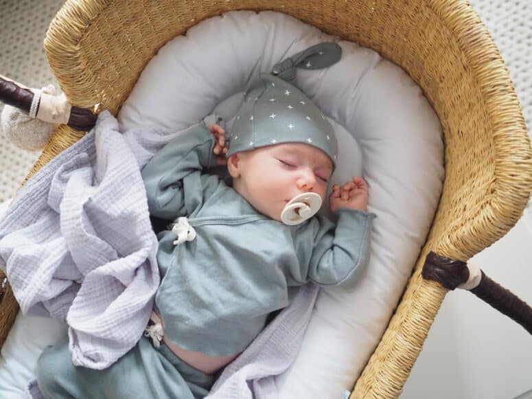 Friday Favorites Gender Neutral Baby Gift Ideas The Chirping Moms