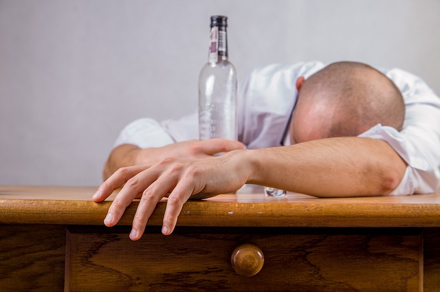 Does Drinking Alcohol Actually Cause Dehydration? | The Chronicle Flask