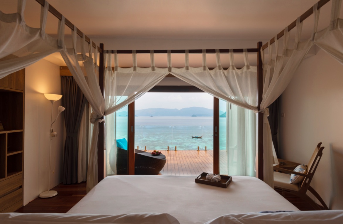 Jacuzzi Suite Ocean View Detail The Cliff Lipe Resort