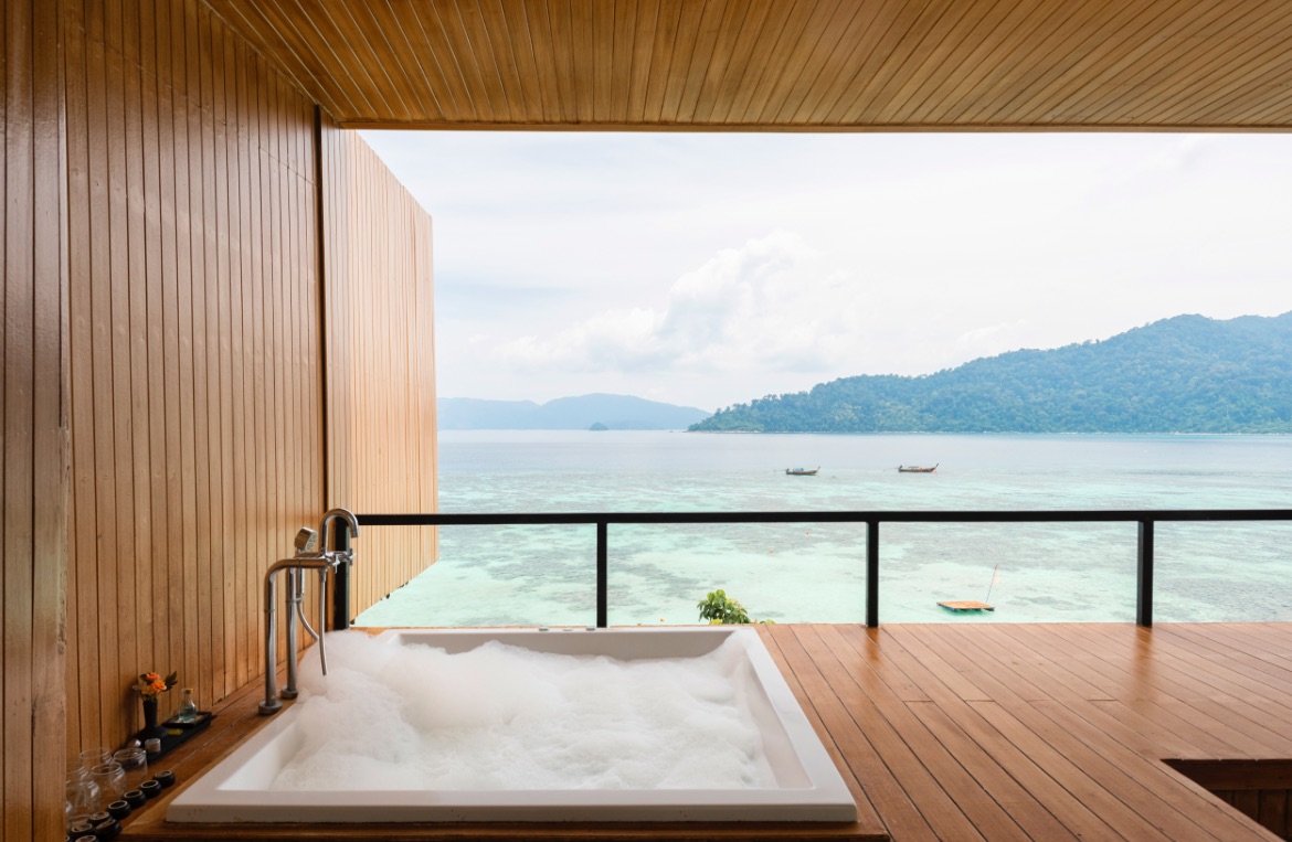 Jacuzzi Suite Ocean View Detail The Cliff Lipe Resort