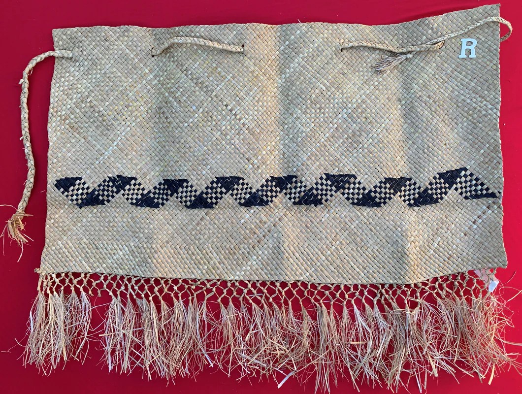 Fijian Kuta Gafigafi; Tongan Ta'ovala The Coastal Basket