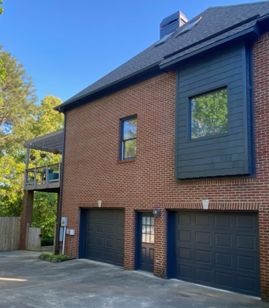 How to Pick the Best Garage Door Paint Colors for your House