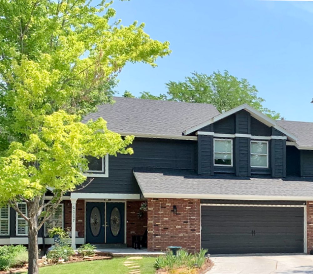 How to Pick the Best Garage Door Paint Colors for your House