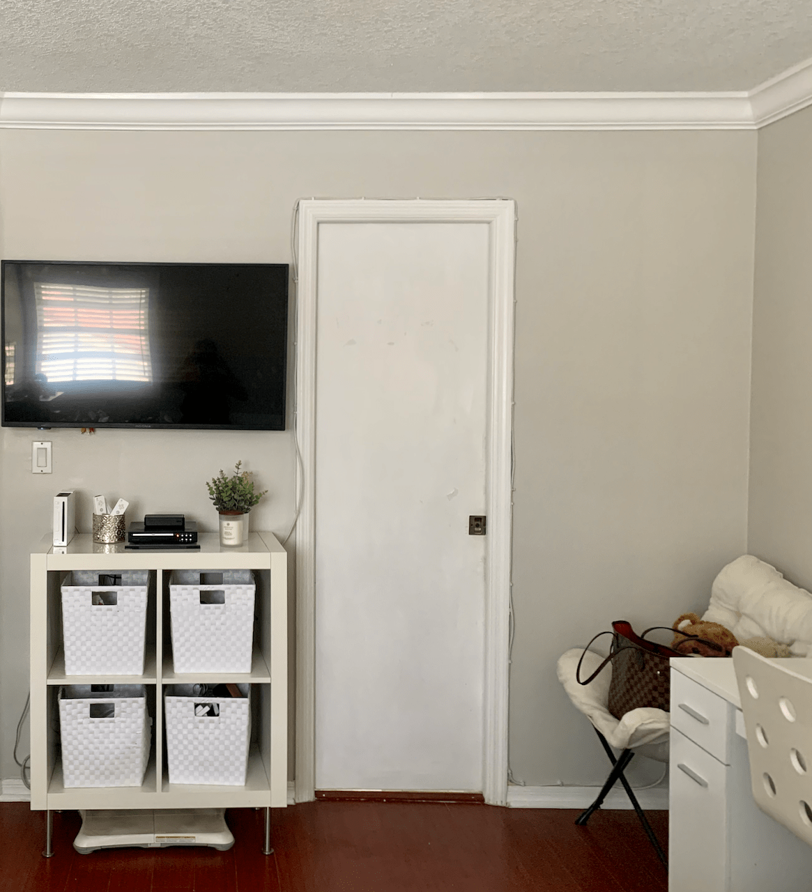 Benjamin Moore Collingwood OC28 Review The Color Concierge