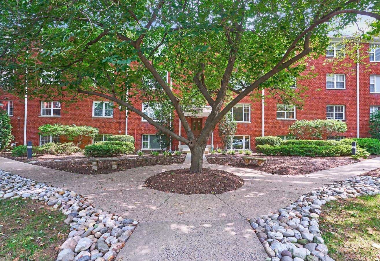 Rosslyn Heights TheCondoHub Washington DC Metro area 1 condo site