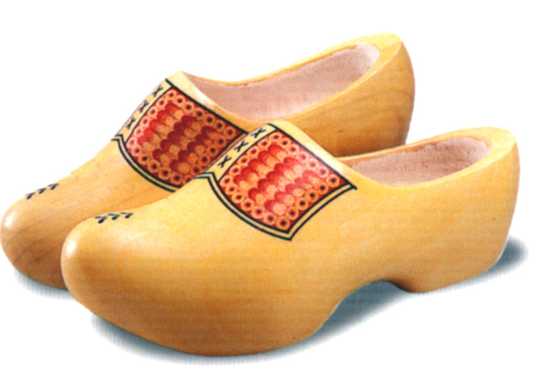 MyMondayLook The Dutch Clogs The confashionary