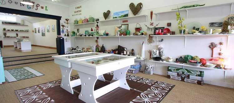 Arts, craft and retail shops in The Coromandel