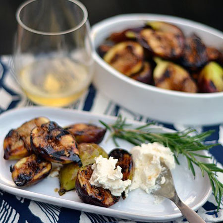 the kitchn...Grilled Figs with Honeyed Mascarpone