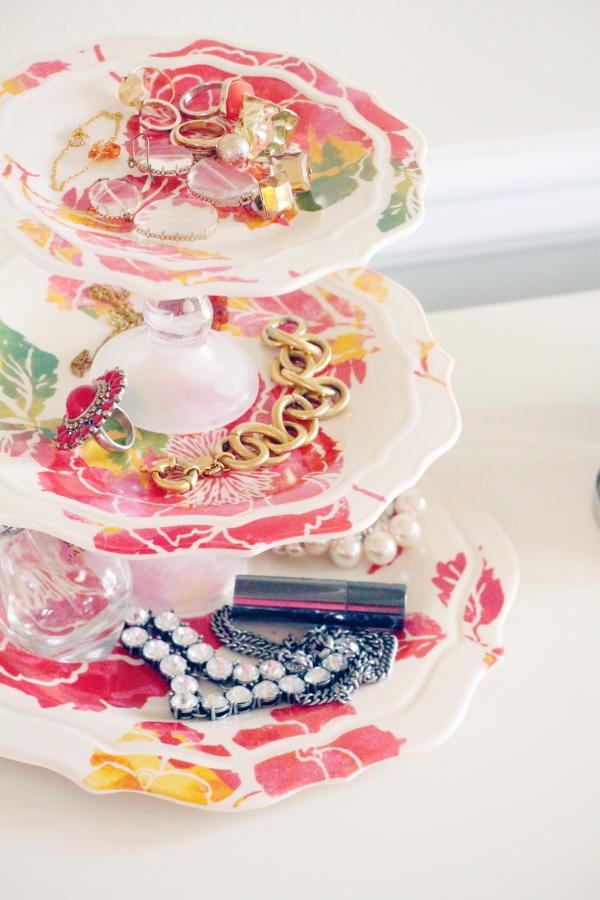 Gift Giving is a Breeze with these 65+ Handmade Gifts Family and Friends Will Want To Get!