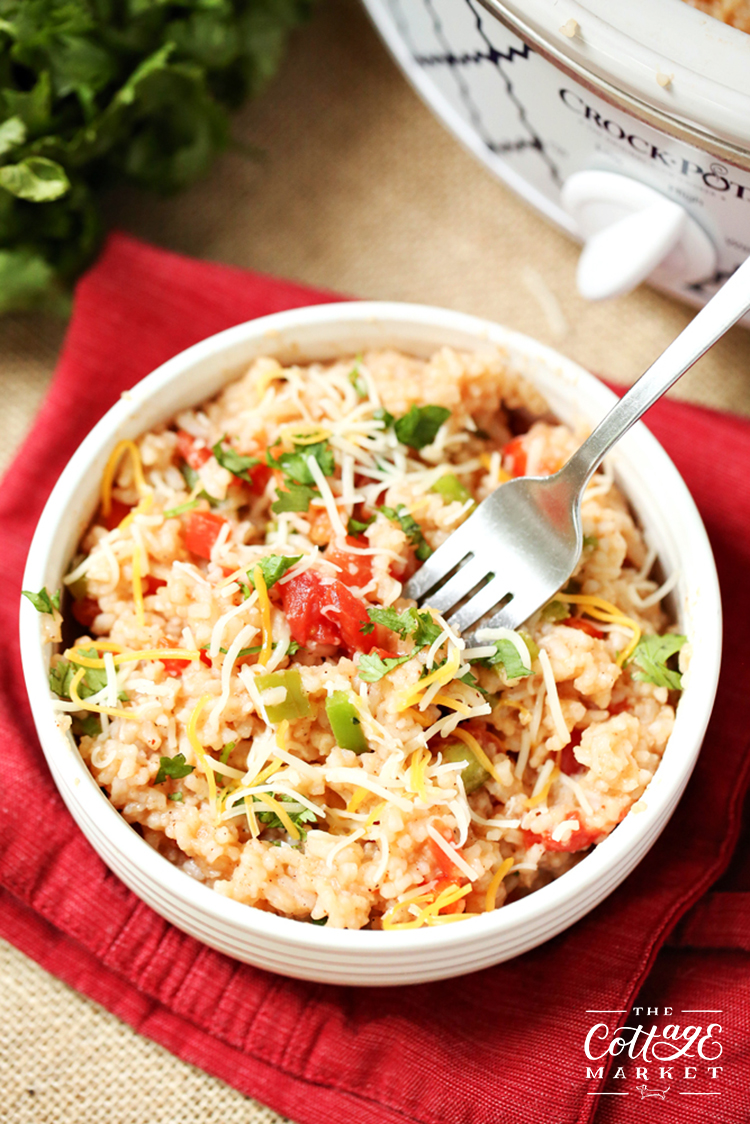 Slow Cooker Spanish Veggie Rice /// Recipe Video Included