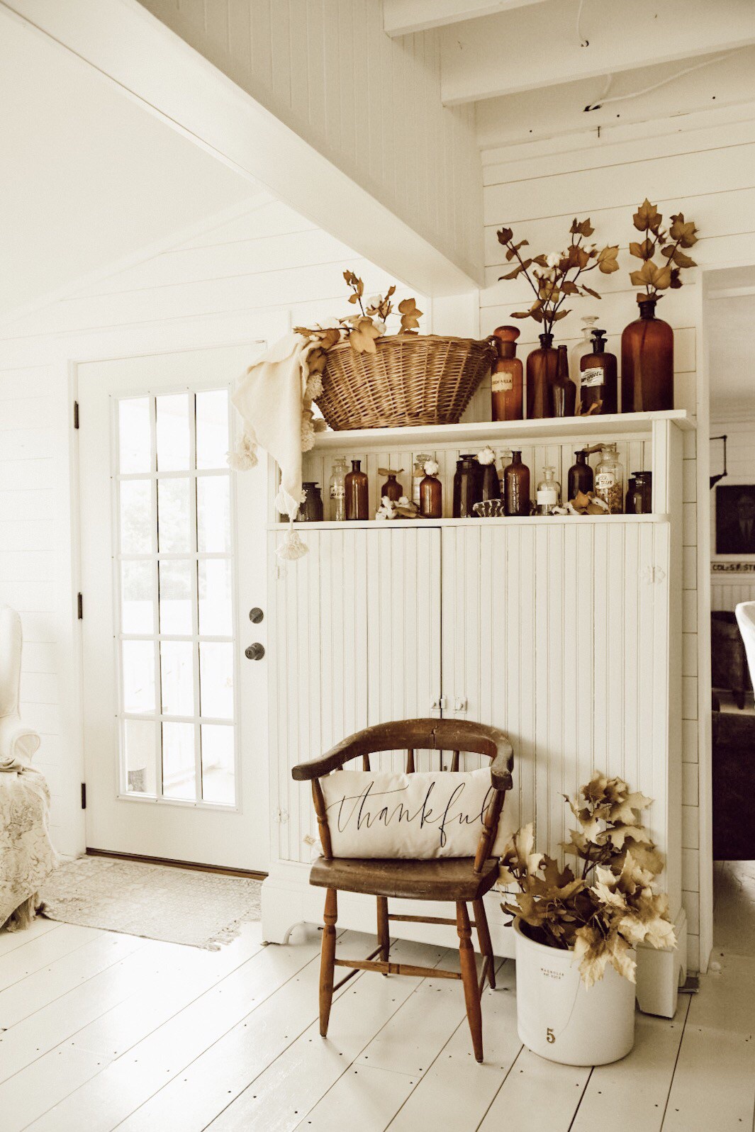 Come and visit us and check out these New and Fabulous Farmhouse Home Decor & DIYS! Tons of Fall Goodness and Farmhouse Home Decor & DIYS Fun! Enjoy!