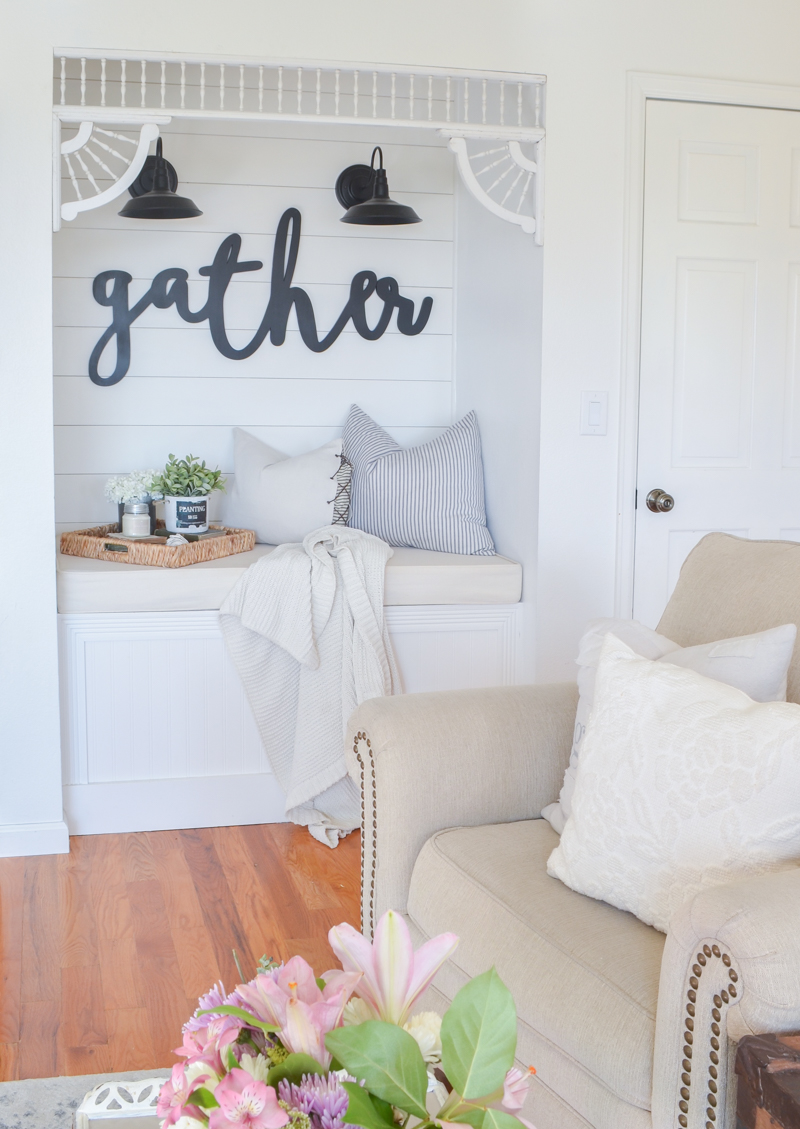 Come and join us and check out some New and Fantastic Farmhouse Decor DIYS and Ideas today! If you adore the Farmhouse Style...prepare to fall in love!
