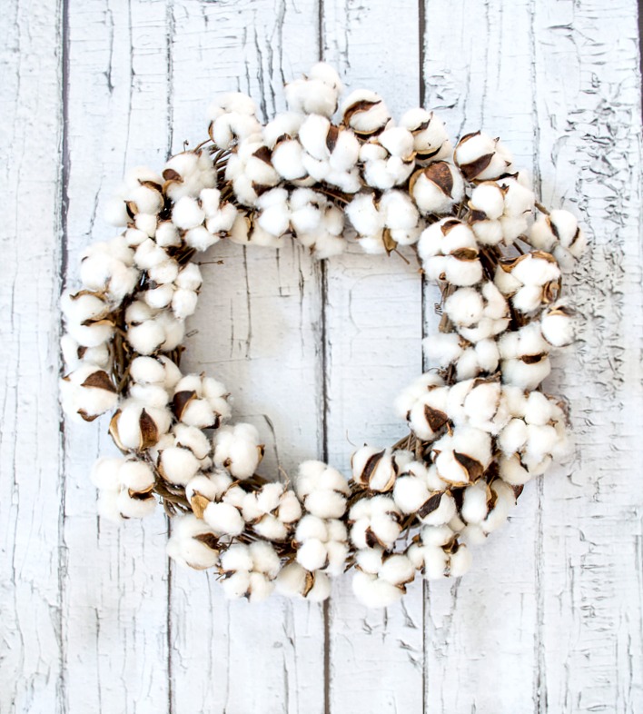 Come and join us and check out some New and Fantastic Farmhouse Decor DIYS and Ideas today! If you adore the Farmhouse Style...prepare to fall in love!