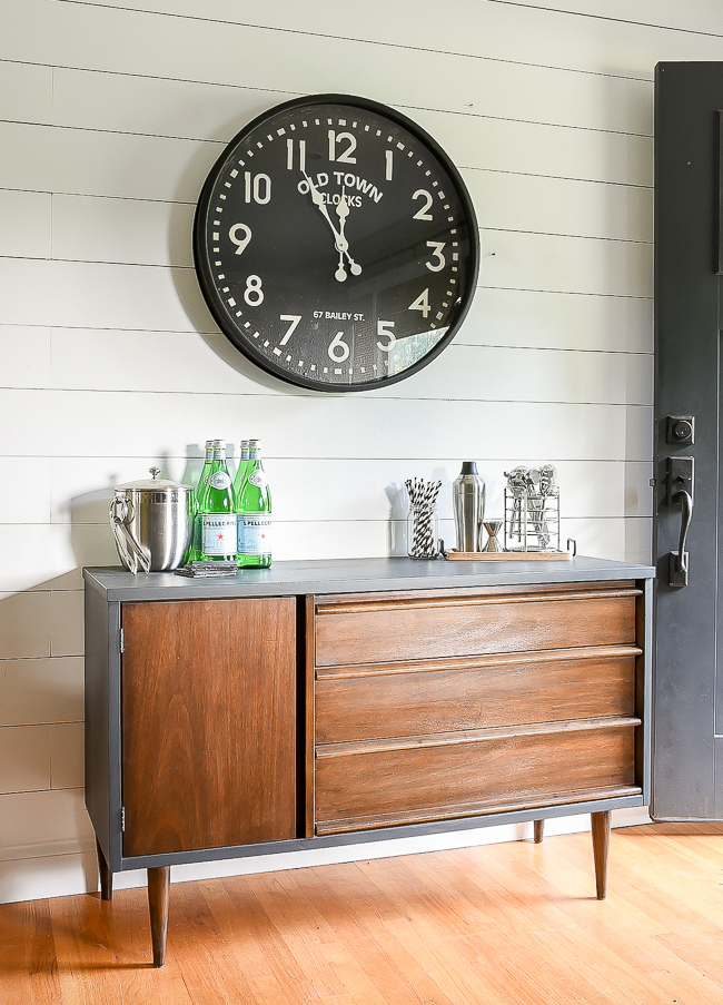Come on in and enjoy some of these Stunning and Sensational Farmhouse Thrift Store Makeovers! It's amazing what can be done with a Thrifted piece!